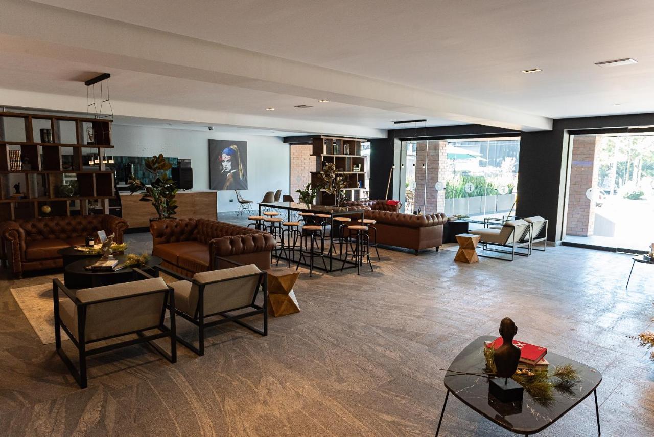 Fulton Business Luxury Hotel 과달라하라 외부 사진